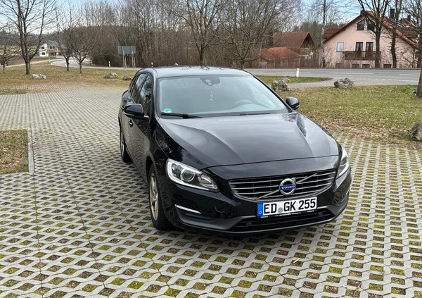Volvo V60 cena 43000 przebieg: 176500, rok produkcji 2015 z Bardo małe 67